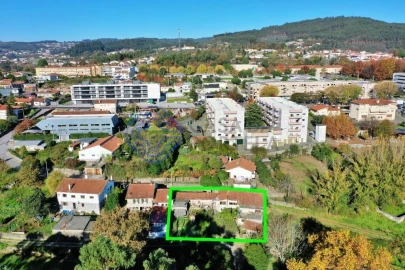 Moradia T4 para Venda em Ronfe