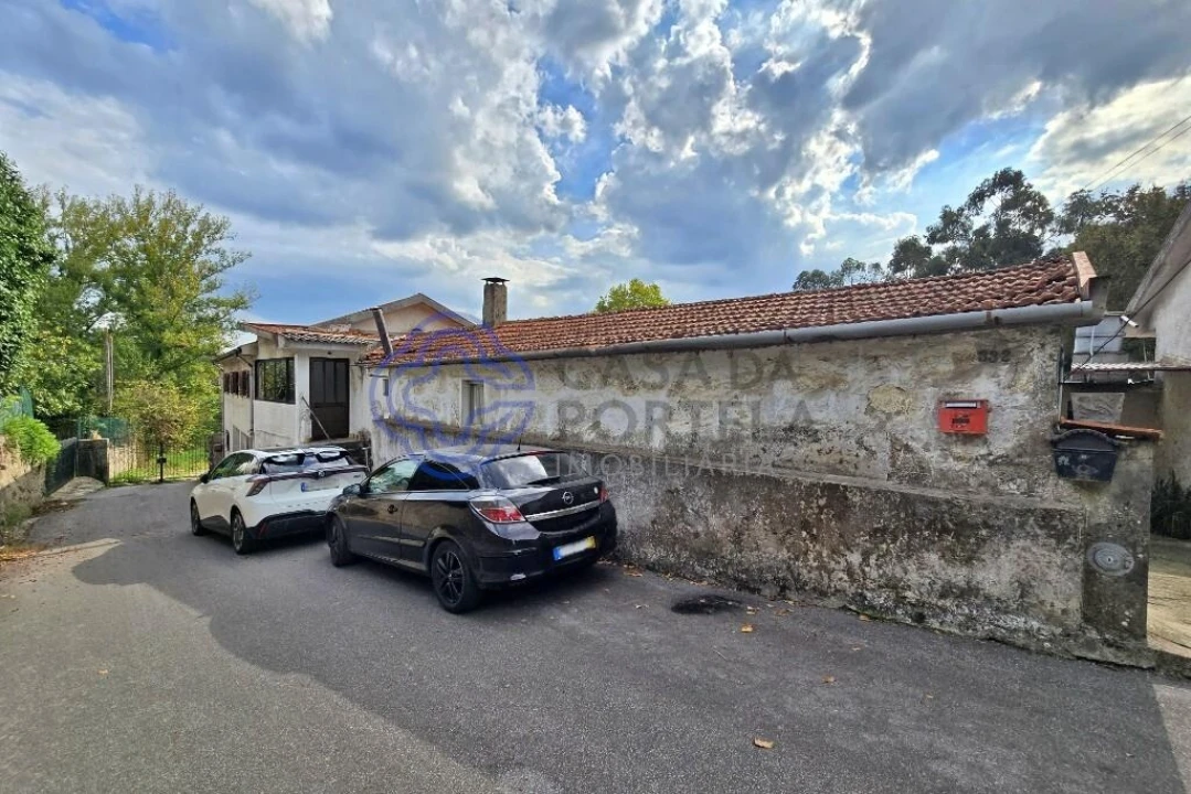 Moradia T4 para Venda em Ronfe Foto 4