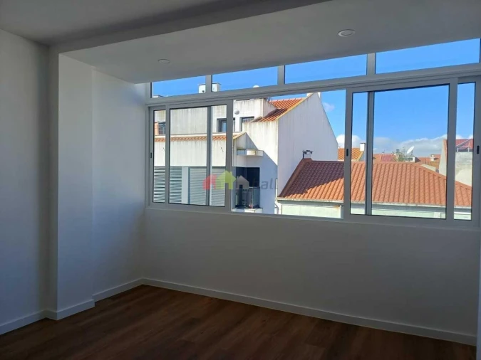 Apartamento T1 para Venda em Barreiro e Lavradio Foto 7