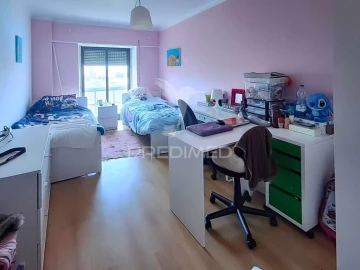 Apartamento T3 para Venda em Algueirão-Mem Martins