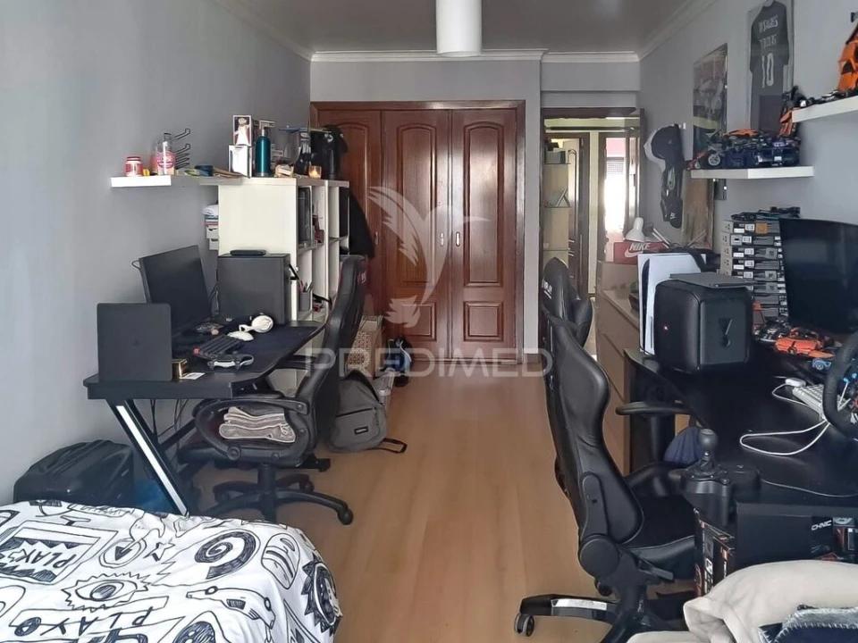 Apartamento T3 para Venda em Algueirão-Mem Martins Foto 2