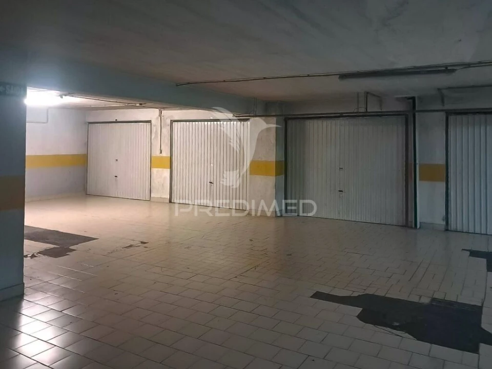 Apartamento T3 para Venda em Algueirão-Mem Martins Foto 19