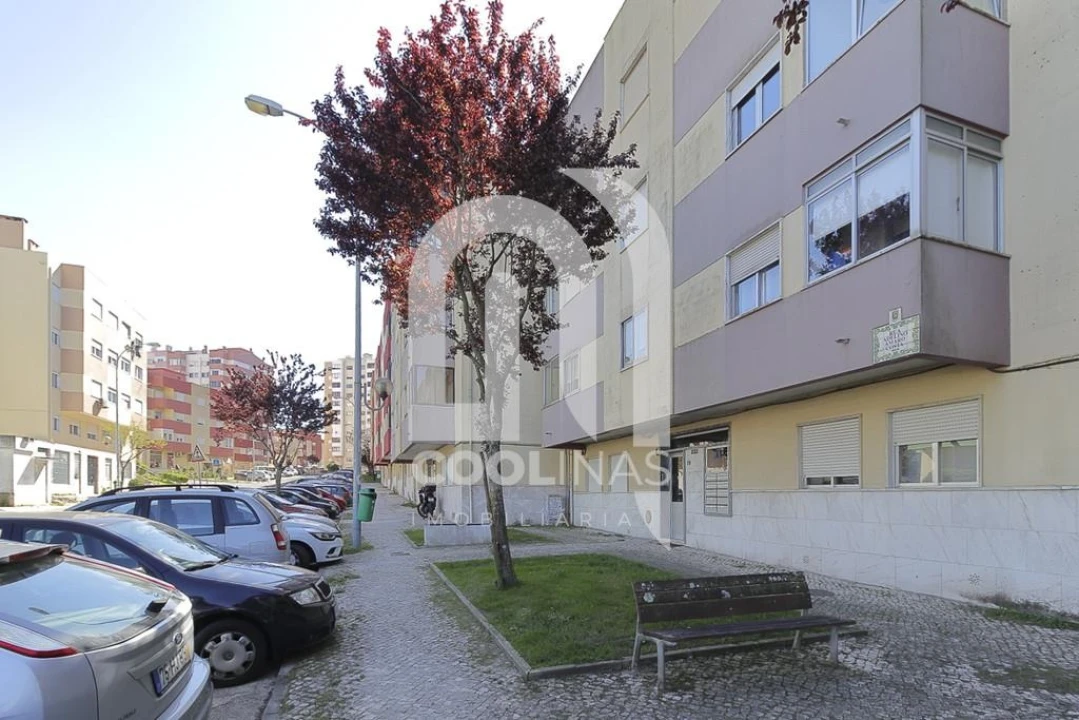 Apartamento T2 para Venda em Venteira Foto 24