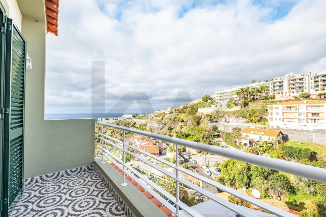 Moradia T3 para Venda em Arco da Calheta Foto 16