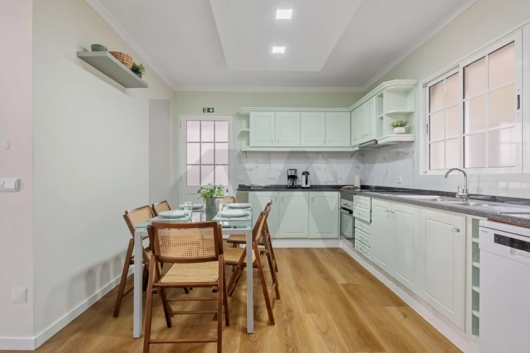 Moradia T3 para Venda em Arco da Calheta Foto 7