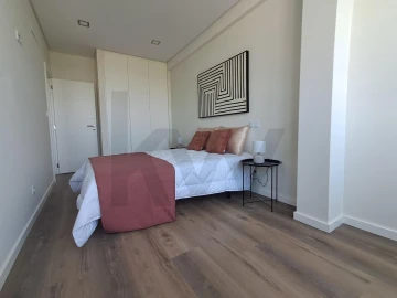 Apartamento T3 para Arrendamento em Benfica