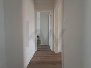 Apartamento T3 para Arrendamento em Benfica