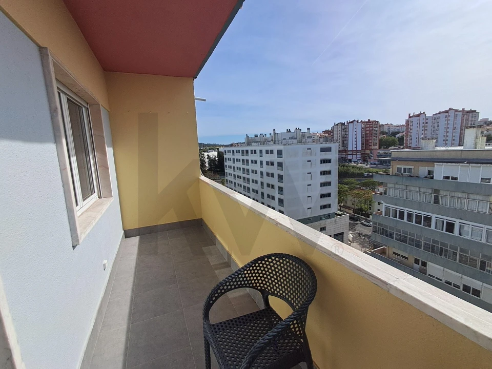 Apartamento T3 para Arrendamento em Benfica Foto 6