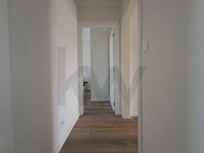 Apartamento T3 para Arrendamento em Benfica Foto 9