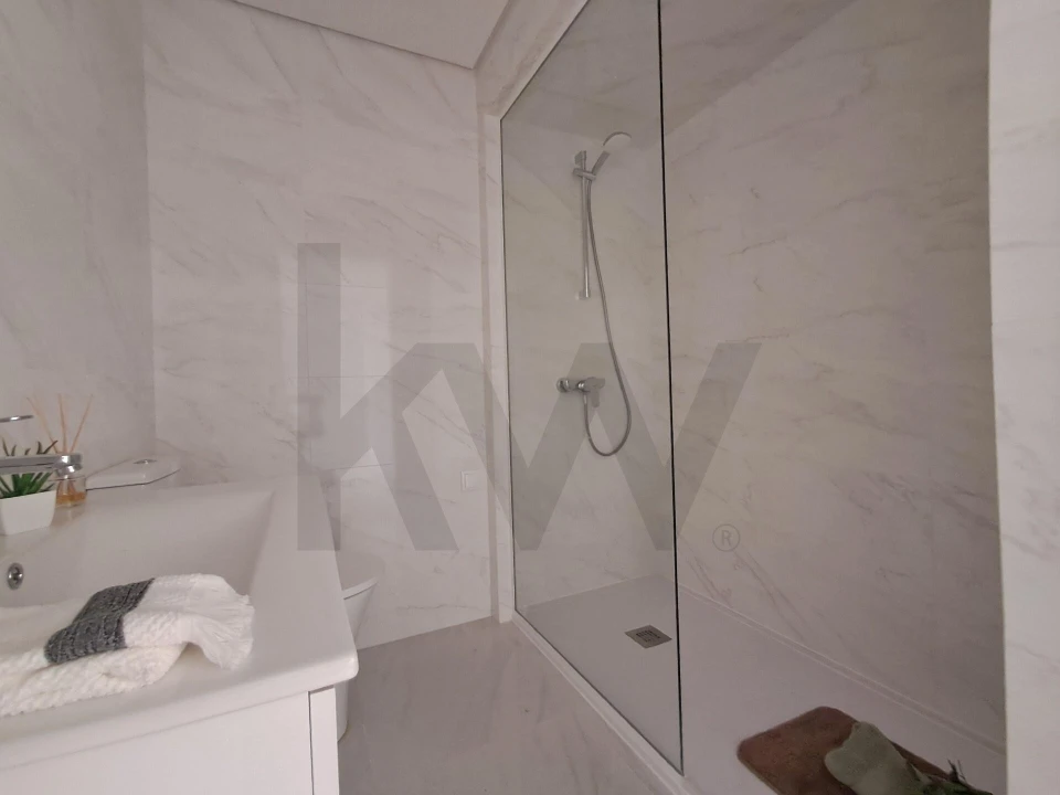 Apartamento T3 para Arrendamento em Benfica Foto 18