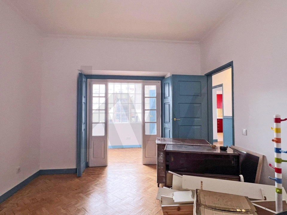 Apartamento T4 para Arrendamento em Romeira e Várzea Foto 1