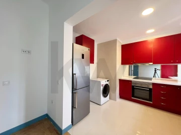 Apartamento T4 para Arrendamento em Romeira e Várzea