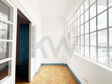 Apartamento T4 para Arrendamento em Romeira e Várzea