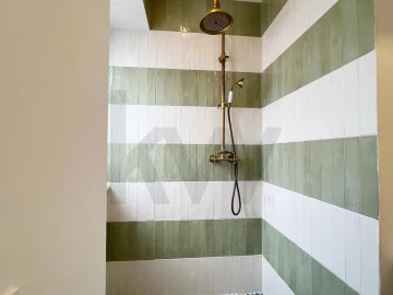 Apartamento T4 para Arrendamento em Romeira e Várzea