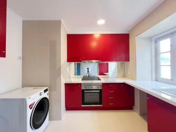 Apartamento T4 para Arrendamento em Romeira e Várzea