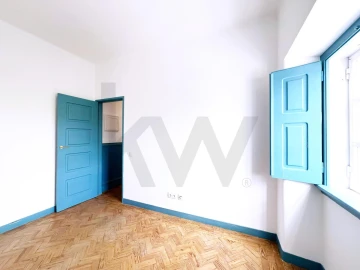 Apartamento T4 para Arrendamento em Romeira e Várzea