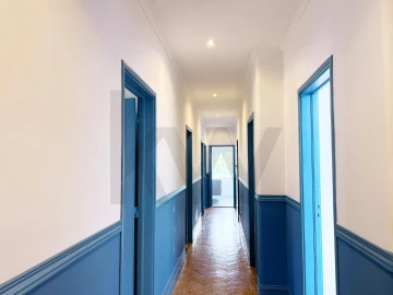 Apartamento T4 para Arrendamento em Romeira e Várzea