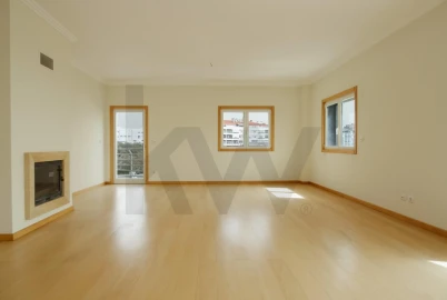 Apartamento T3 para Arrendamento em Oeiras e São Julião da Barra, Paço de Arcos e Caxias