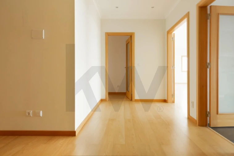 Apartamento T3 para Arrendamento em Oeiras e São Julião da Barra, Paço de Arcos e Caxias Foto 5