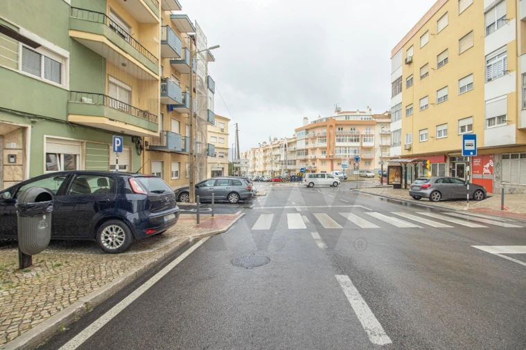 Apartamento T3 para Venda em Seixal, Arrentela e Aldeia de Paio Pires Foto 14