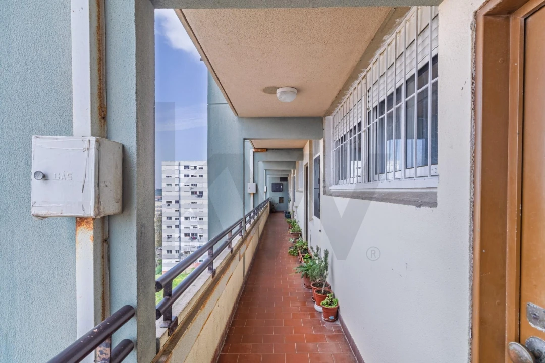 Apartamento T2 para Venda em Santo António dos Cavaleiros e Frielas Foto 12