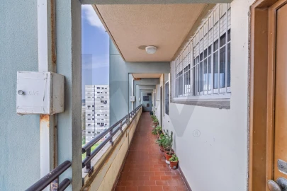 Apartamento T2 para Venda em Santo António dos Cavaleiros e Frielas