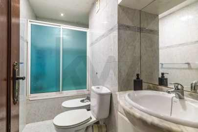 Apartamento T2 para Venda em Santo António dos Cavaleiros e Frielas