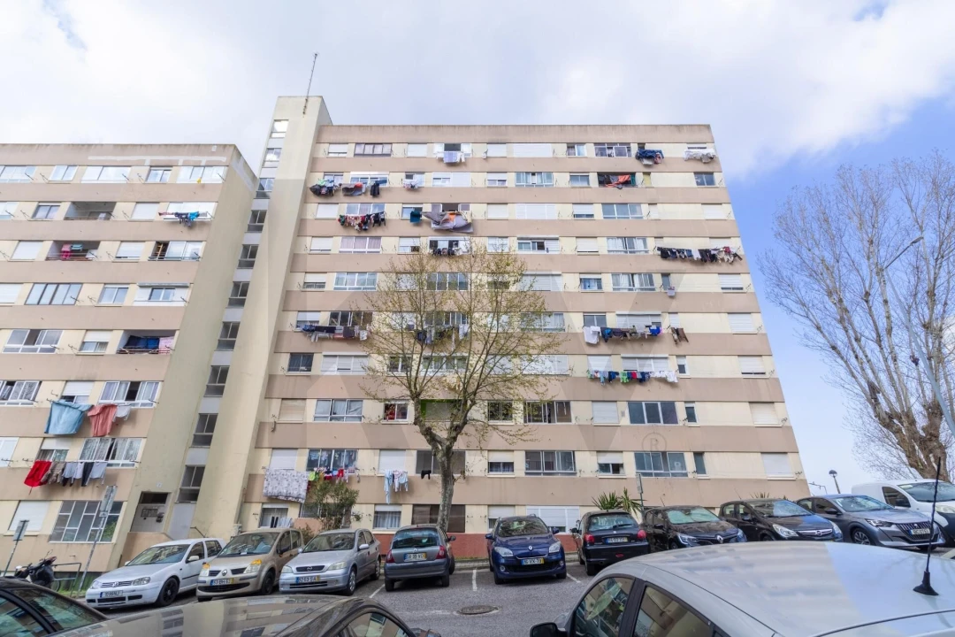 Apartamento T2 para Venda em Santo António dos Cavaleiros e Frielas Foto 1