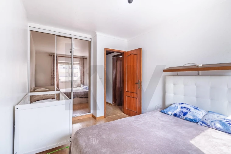 Apartamento T2 para Venda em Santo António dos Cavaleiros e Frielas Foto 9