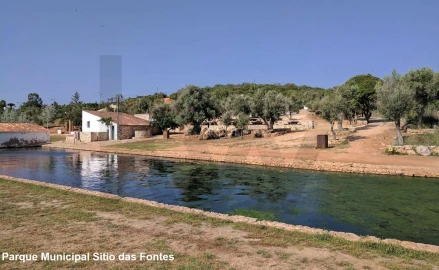 Terreno para Venda em Estômbar e Parchal