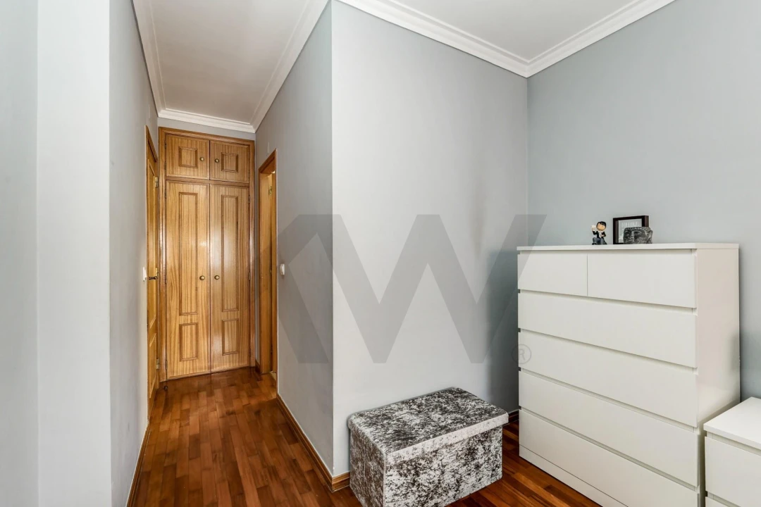 Apartamento T2 para Venda em Rio de Mouro Foto 12