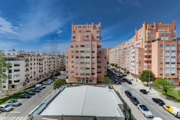 Apartamento T2 para Venda em Rio de Mouro Foto 19