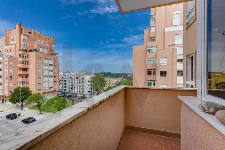 Apartamento T2 para Venda em Rio de Mouro Foto 27