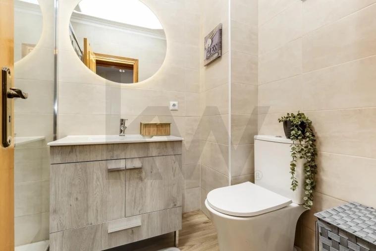 Apartamento T2 para Venda em Rio de Mouro Foto 8