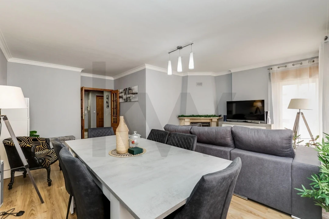 Apartamento T2 para Venda em Rio de Mouro Foto 6