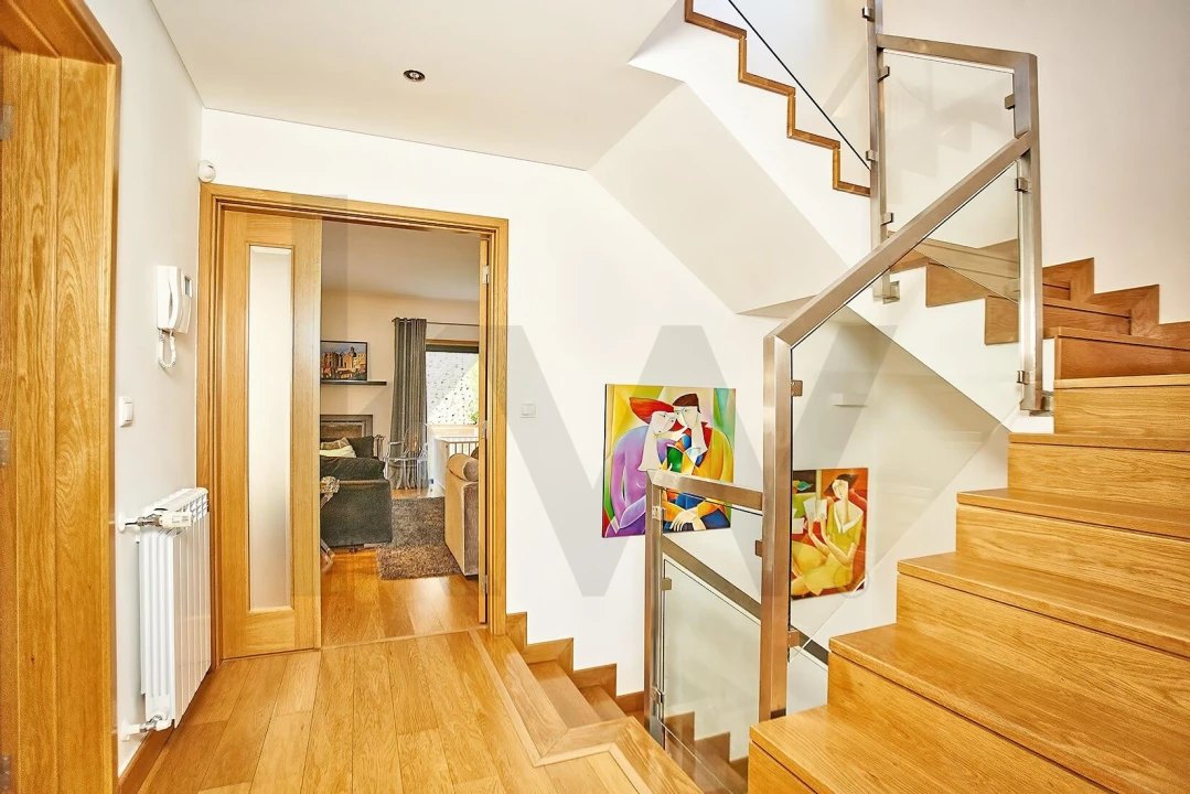 Moradia T4 para Arrendamento em Barcarena Foto 15