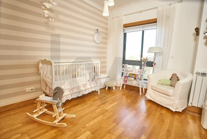 Moradia T4 para Arrendamento em Barcarena