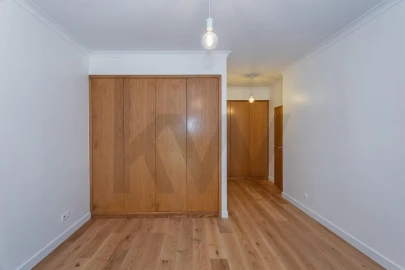 Moradia T4 para Arrendamento em Barcarena