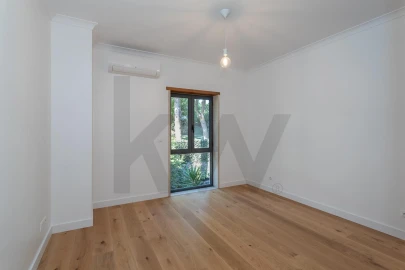 Moradia T4 para Arrendamento em Barcarena