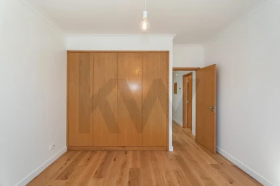 Moradia T4 para Arrendamento em Barcarena