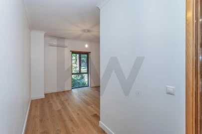 Moradia T4 para Arrendamento em Barcarena