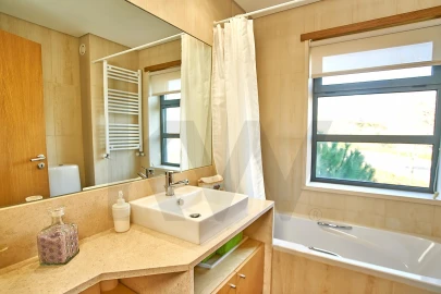 Moradia T4 para Arrendamento em Barcarena