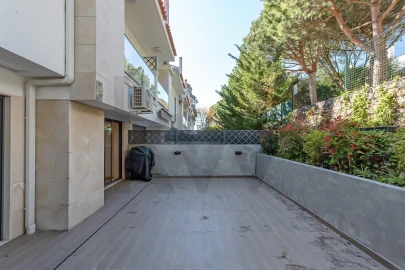 Moradia T4 para Arrendamento em Barcarena