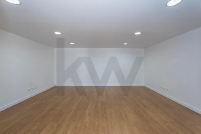 Moradia T4 para Arrendamento em Barcarena