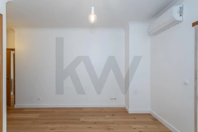 Moradia T4 para Arrendamento em Barcarena