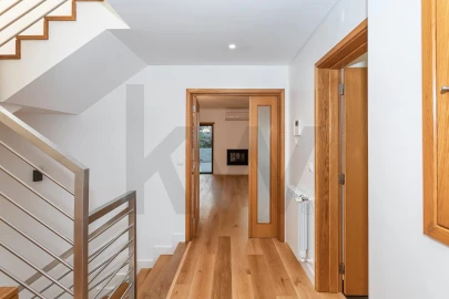 Moradia T4 para Arrendamento em Barcarena