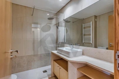 Moradia T4 para Arrendamento em Barcarena