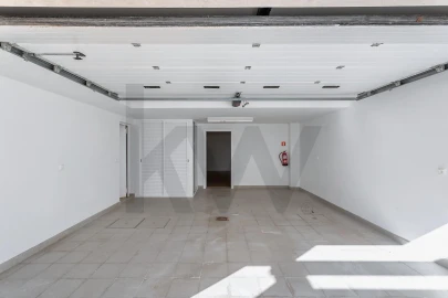 Moradia T4 para Arrendamento em Barcarena