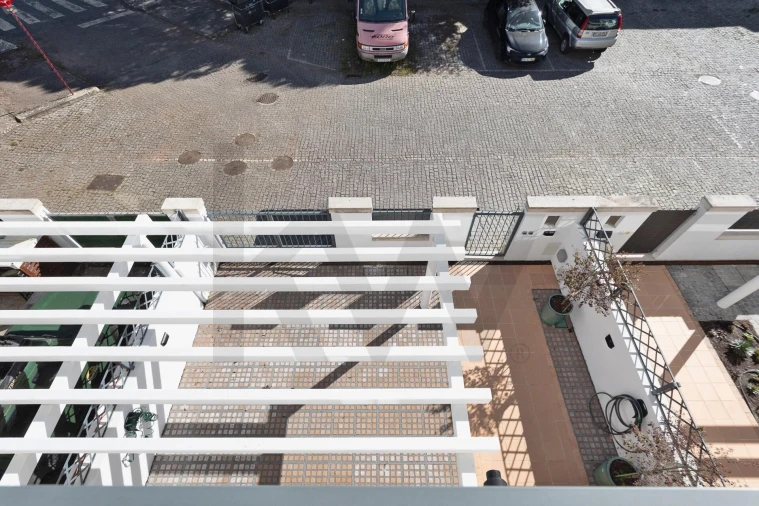 Moradia T4 para Arrendamento em Barcarena Foto 47