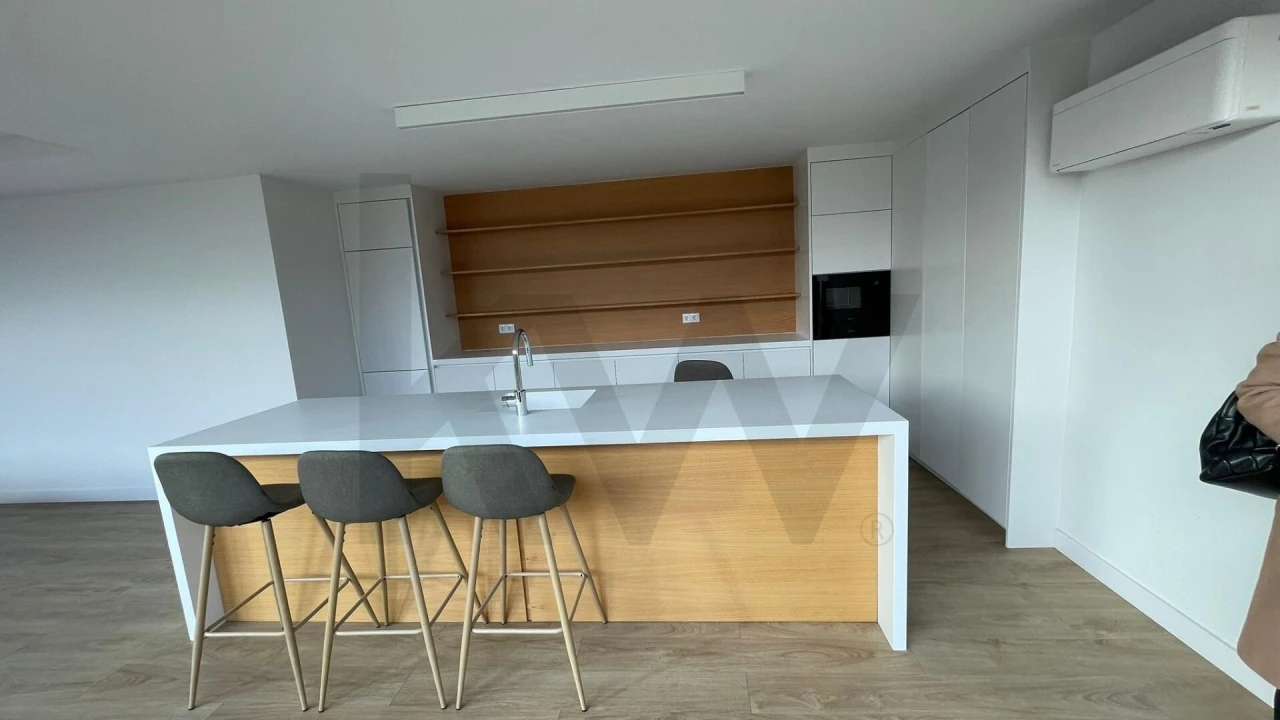Apartamento T1 para Venda em Carcavelos e Parede Foto 18